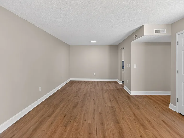 Alex Place Apartments — Photo 5