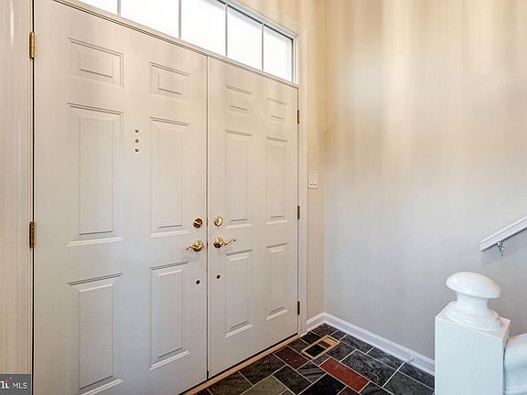5th image of 5923 Empire Way