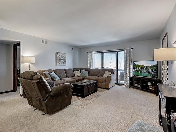 2nd image of 9605 S Kedvale Ave #303