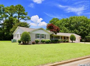 628 Holland Ct SW, Decatur, AL 35601