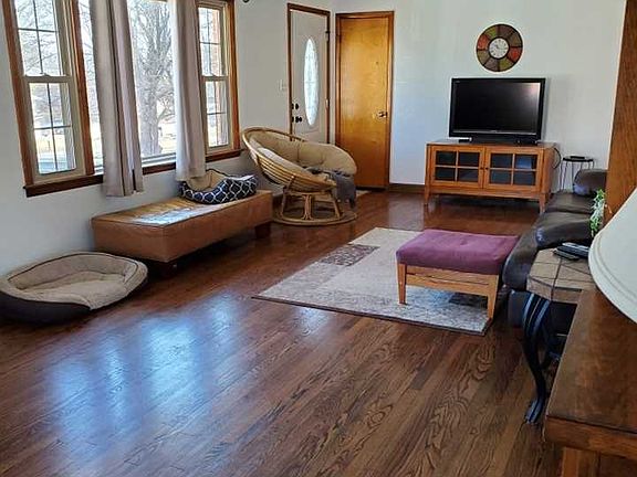 3rd image of 10118 Beatty Ln