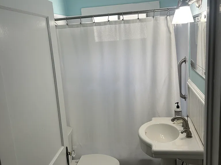 422 Riverland Dr — Photo 10