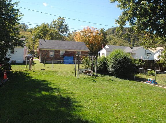 5th image of 28 Bryant Cir