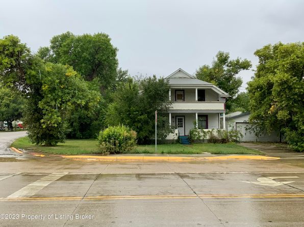 4 N Ellery Ave, Fairview, MT 59221