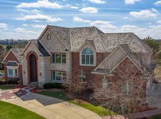 1901 E Bristlecone Dr, Hartland, WI 53029