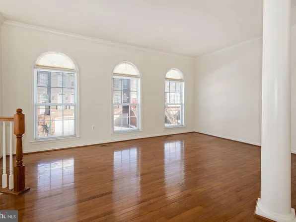 13211 Windy Oak Way, Oak Hill, VA 20171