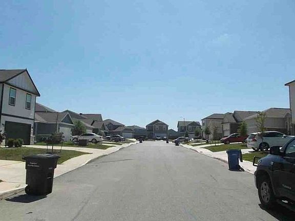 Exterior Neighborhood (street photo)