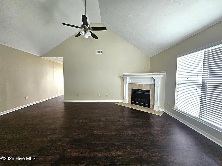 770 Michelle Ct — Photo 2