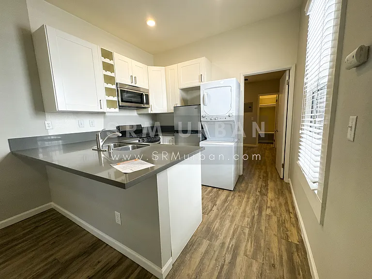 1708 State St — Photo 2