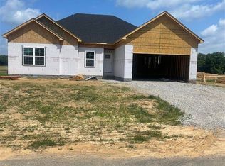 34 Sun Dr, Scottsville, KY 42164