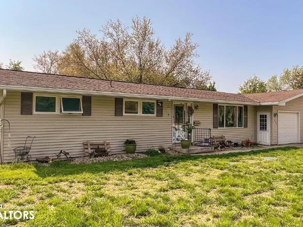 221 South St, Geneva, IA 50633