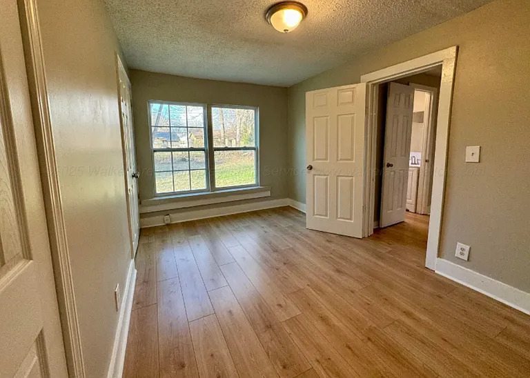 1532 Bay Ave SW — Photo 10