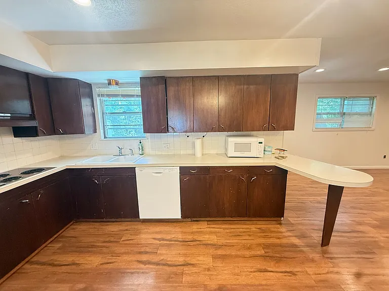 825 S Luster Ave — Photo 12