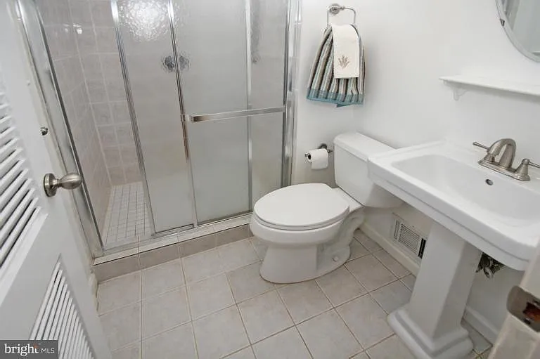 2107 Westview Ter — Photo 16