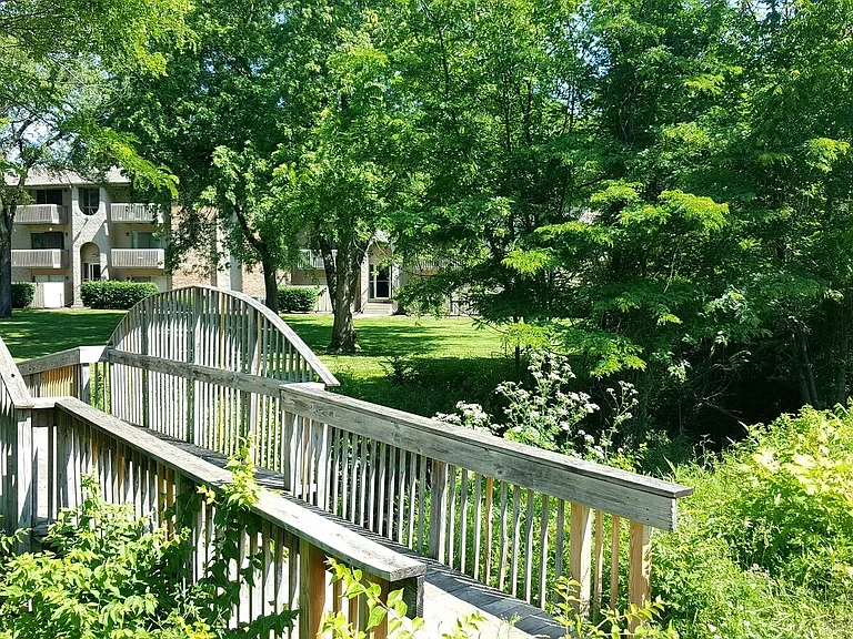 Meadowood Apartments — Photo 22