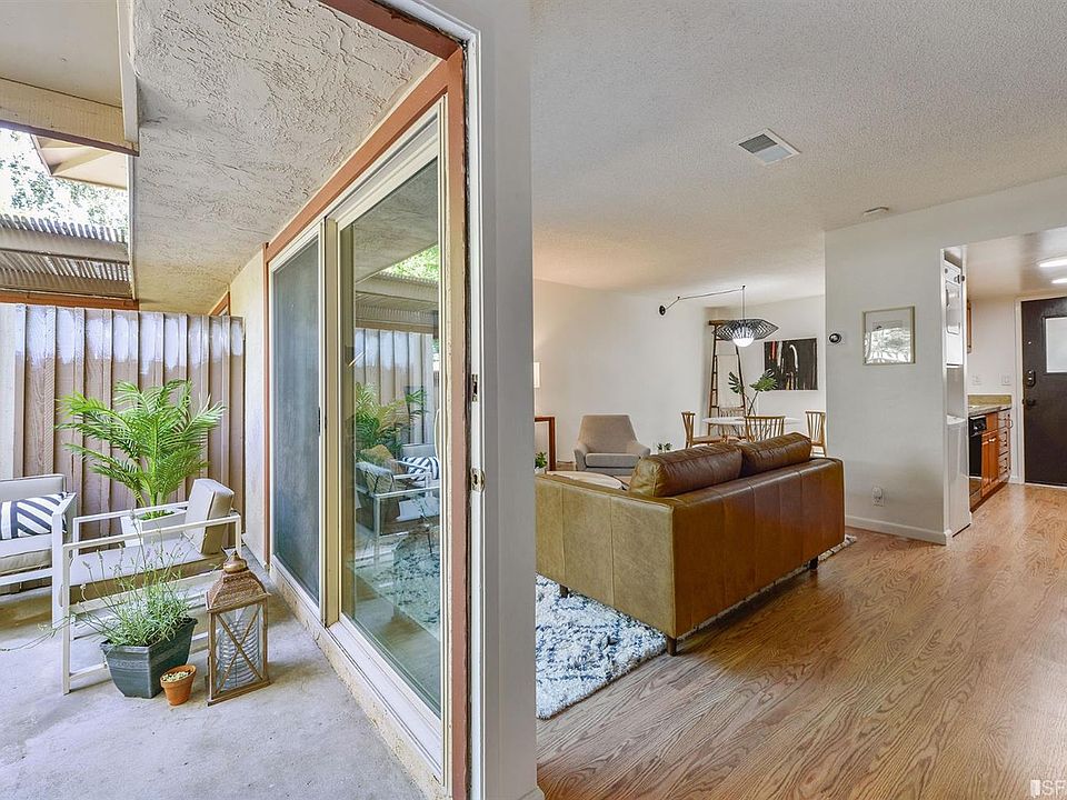 1st image of 215 Red Oak Dr W APT I