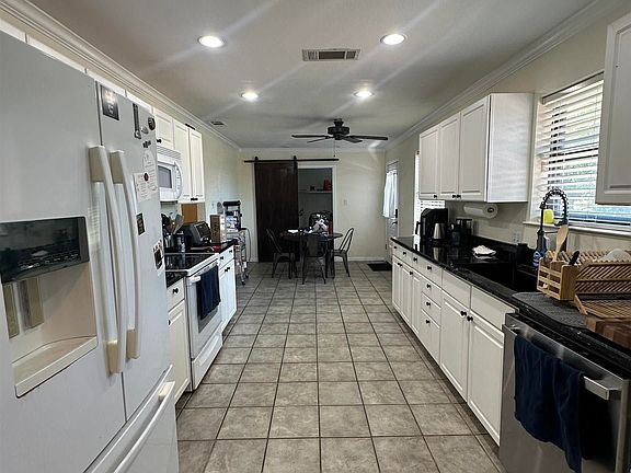 5th image of 1610 Ridgemont Dr