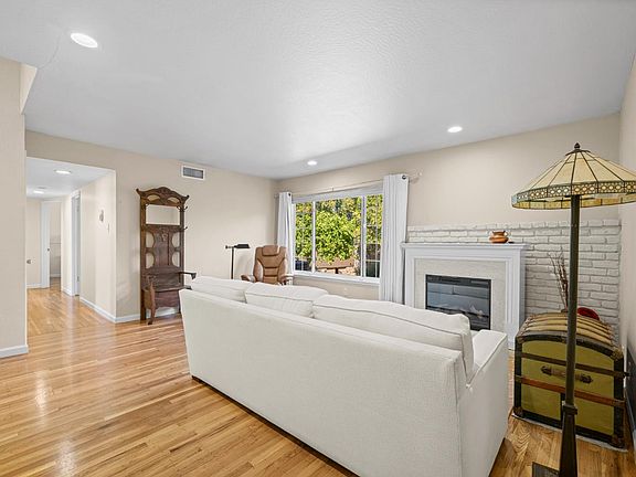5th image of 8719 Mohawk Way