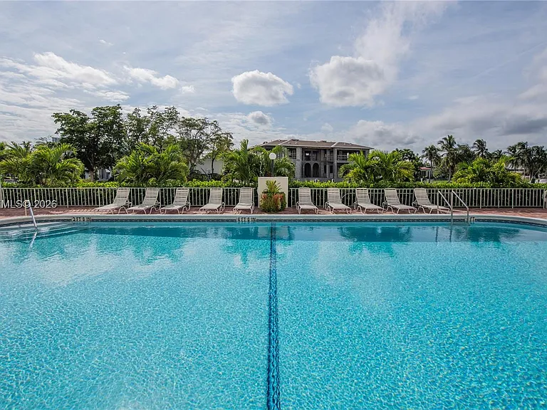 401 Golden Isles Dr #1011 — Photo 43