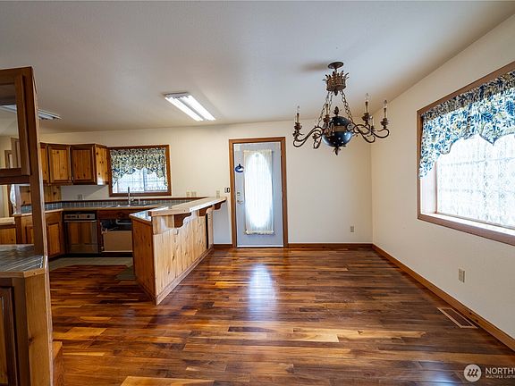 5th image of 6 Orchard Loop S.