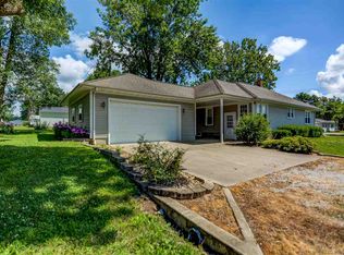 101 N Brents St, Taylorville, IL 62568