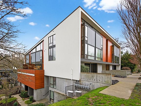 2nd image of 245 SW Meade St APT C3