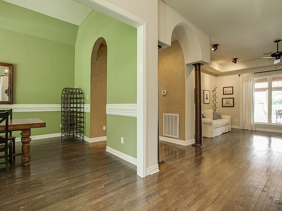 5th image of 2709 N Carroll Ave