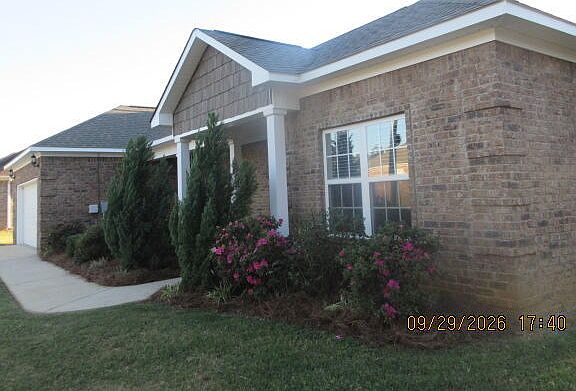 3rd image of 128 N Magnolia Pl