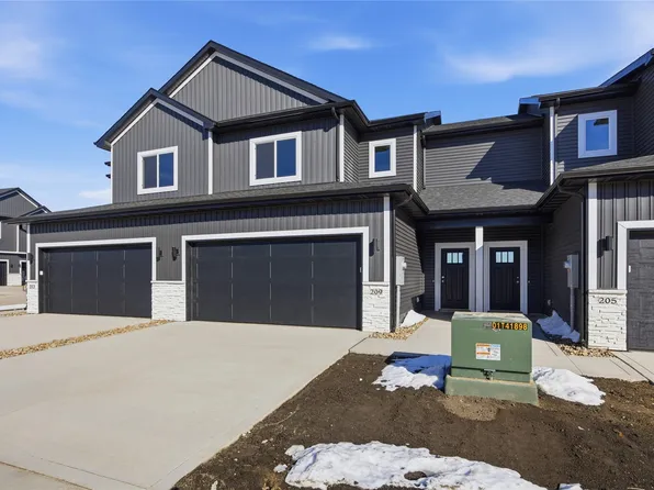 209 NE Doe Pointe Ln, Ankeny, IA 50021