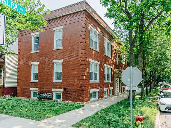 4th image of 1752 W Catalpa Ave #2E