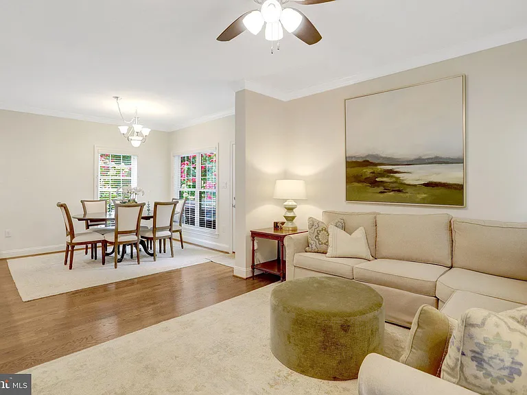 2862 Rosemary Ln — Photo 11