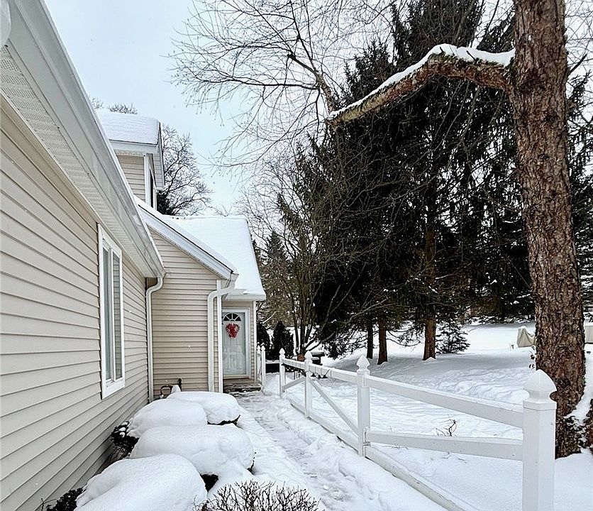 1st image of 3984 Palace Way