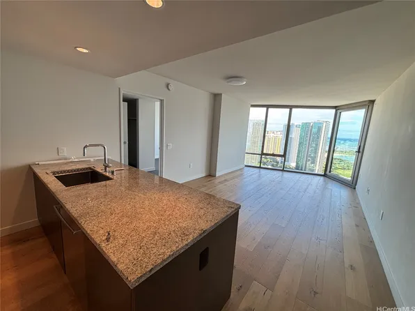 1001 Queen St #3204, Honolulu, HI 96814
