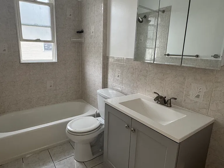 520 4th Ave #2 — Photo 9