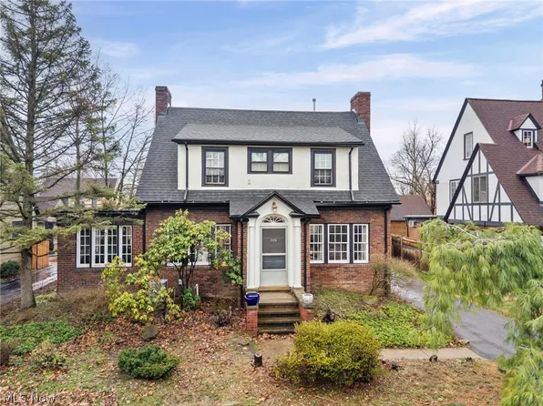 3172 Warrington Rd, Shaker Heights, OH 44120