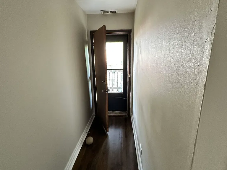 920 W Belle Plaine Ave — Photo 15
