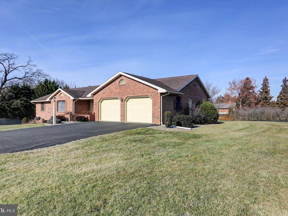 677 Lohman Ave, Greencastle, PA 17225 | Zillow