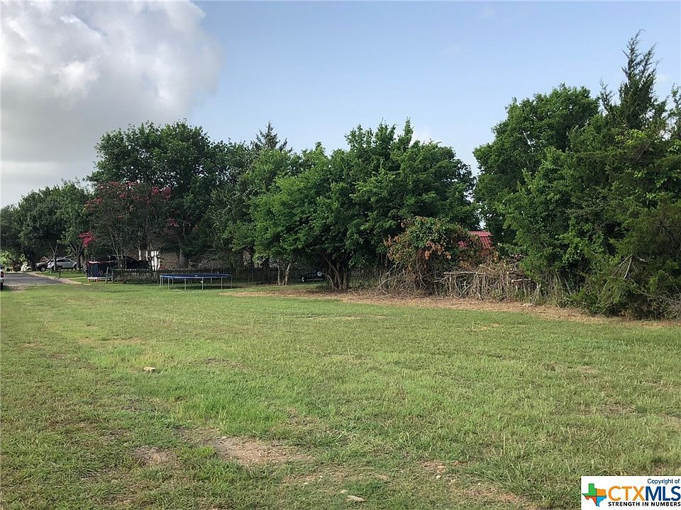 2nd image of 307 Matula Ave