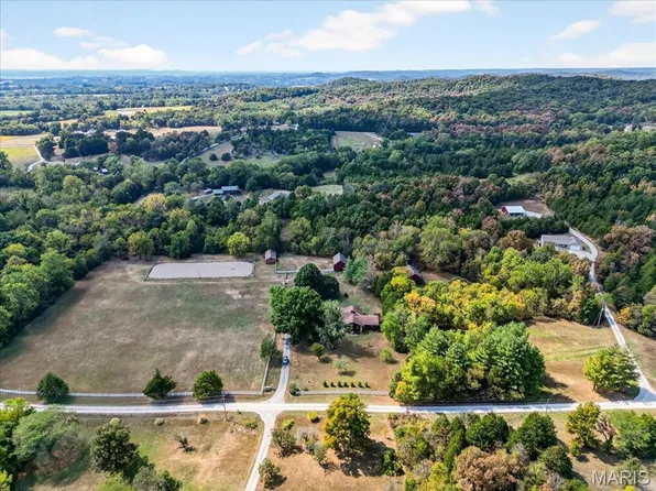 17941 Walnut Crst, Marthasville, MO 63357