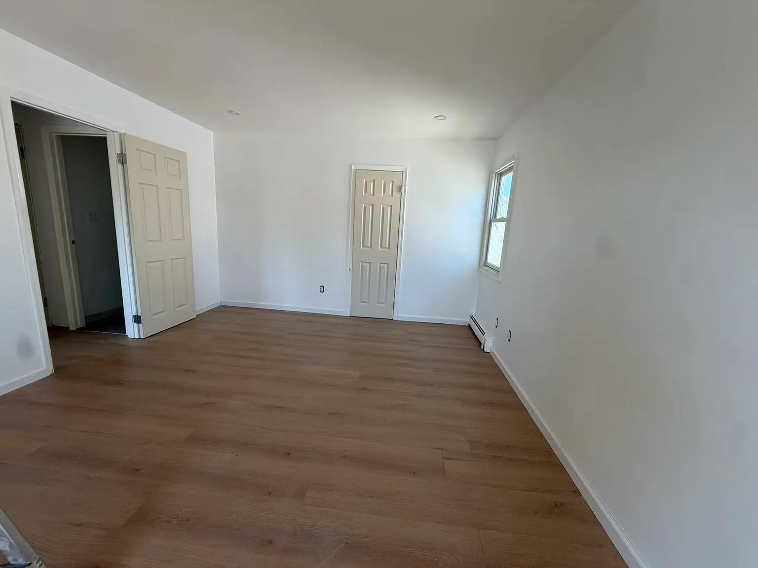 622 Old Country Rd — Photo 4