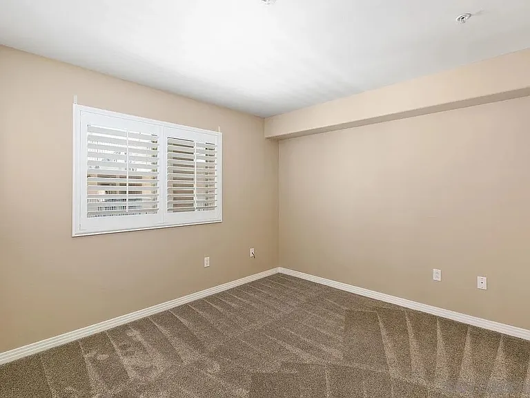 801 W Hawthorn St W #309 — Photo 7