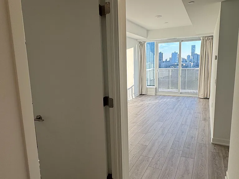 10 Oak St #1907 — Photo 7