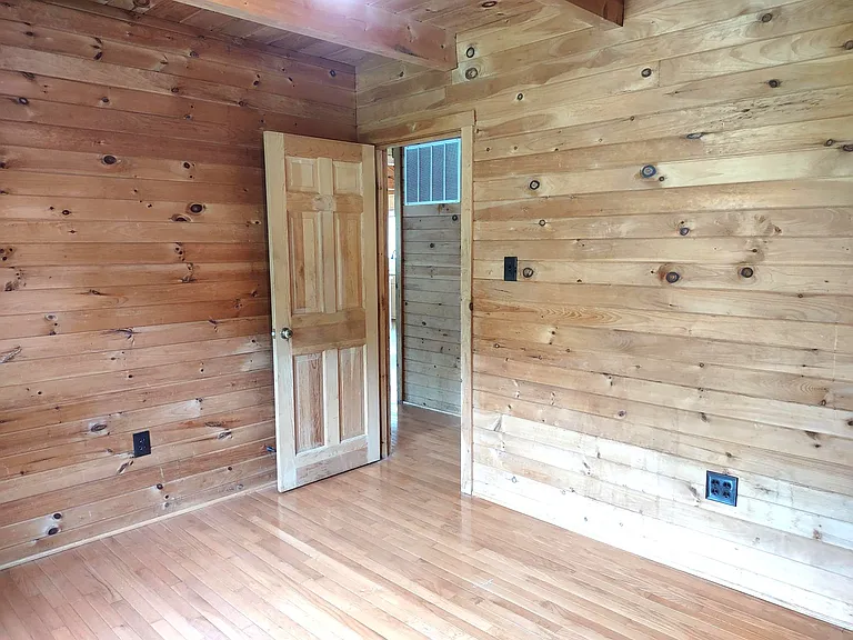 3922 Emrick Ln — Photo 29