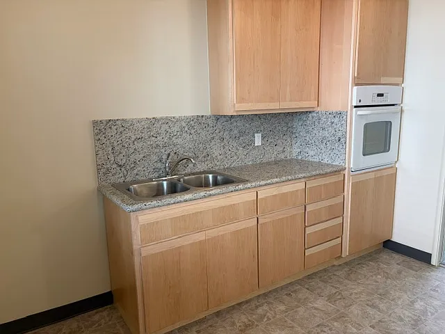 1816 Park Ave #F — Photo 2