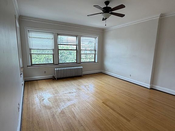 2nd image of 7665-69 N Sheridan Rd #7701-15
