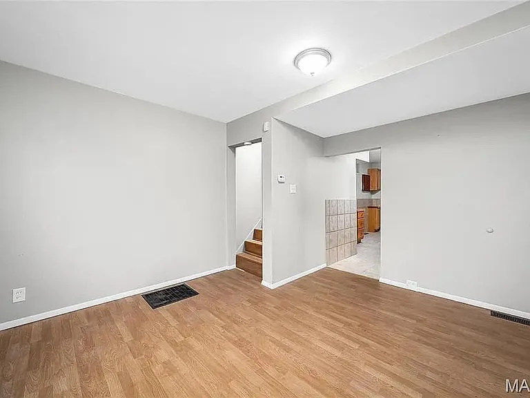 709 Dammert Ave — Photo 15