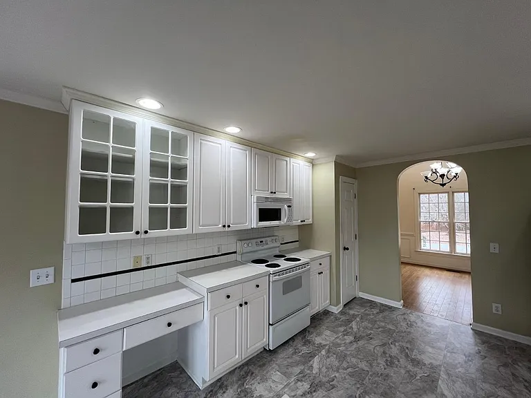 809 Barneswyck Dr — Photo 11