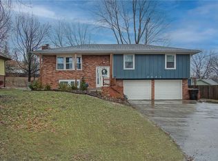 3021 S Trail Ridge Dr, Independence, MO 64055