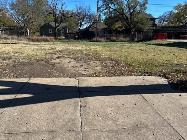 657 S 3rd St, Salina, KS 67401