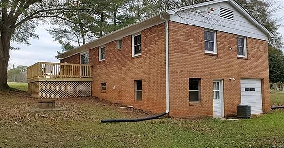 5th image of 2313 Berwick Dr